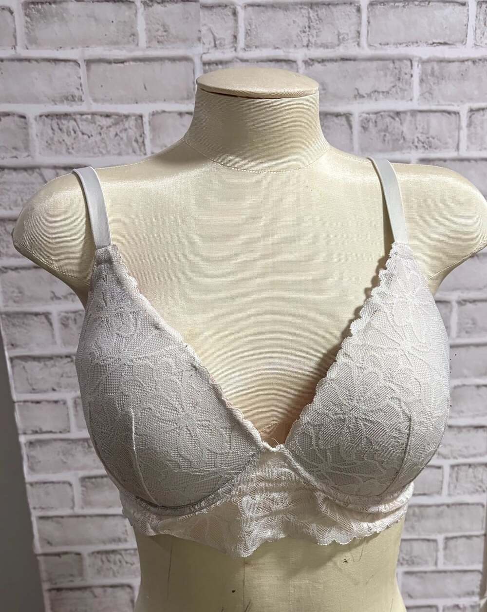 PINK Victoria's Secret White Lace Longline Bralette Bra